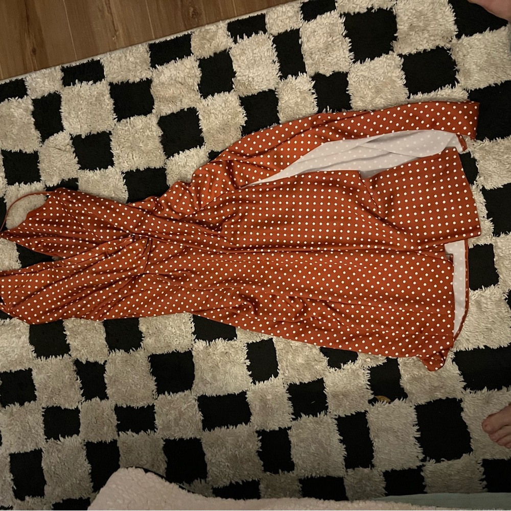 Silky flowing dress polka dot on auburn color. Has a good weight feel to it